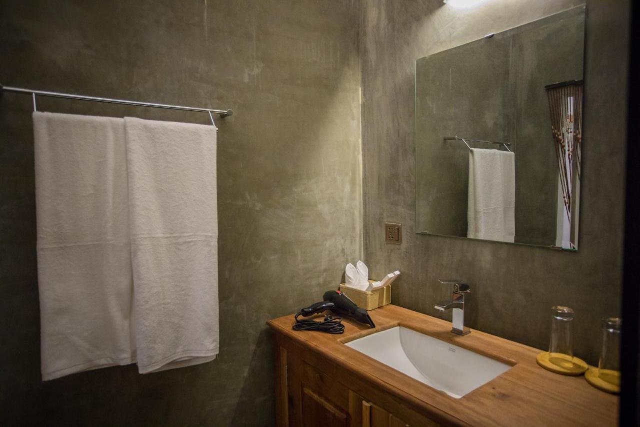 The Wood Family Retreat Hotell Phumi Trapeang Rung Exteriör bild