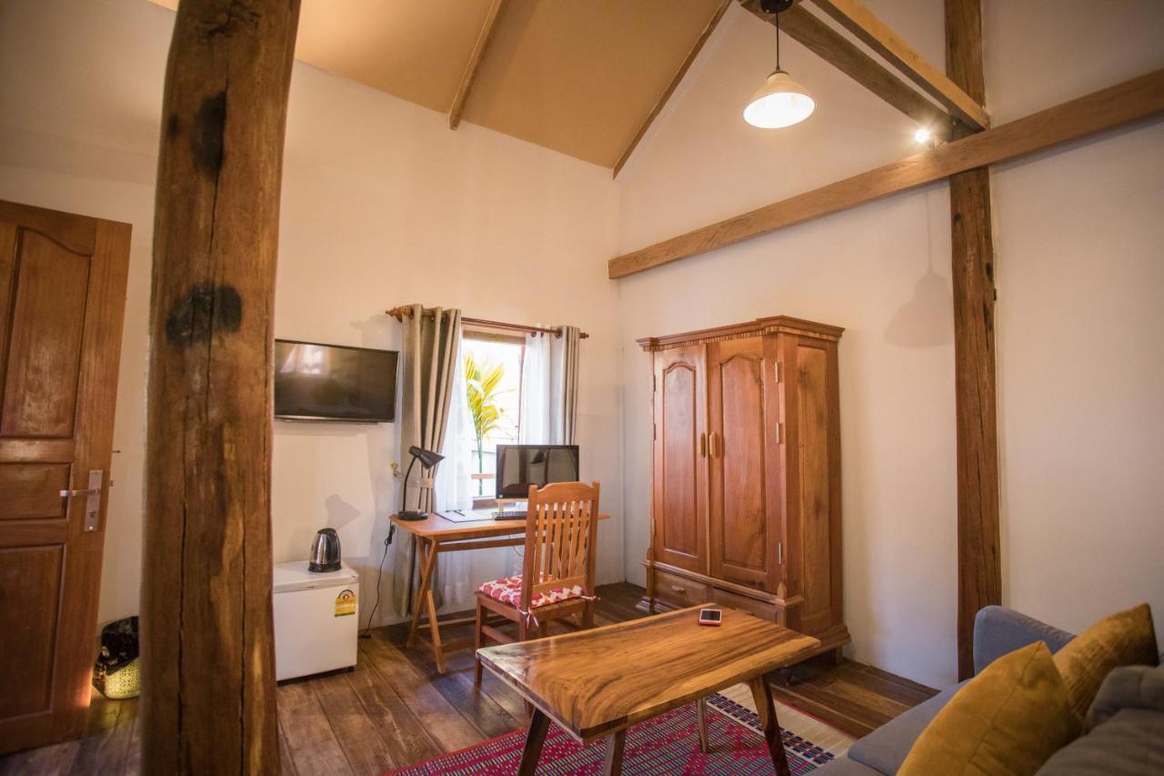 The Wood Family Retreat Hotell Phumi Trapeang Rung Exteriör bild