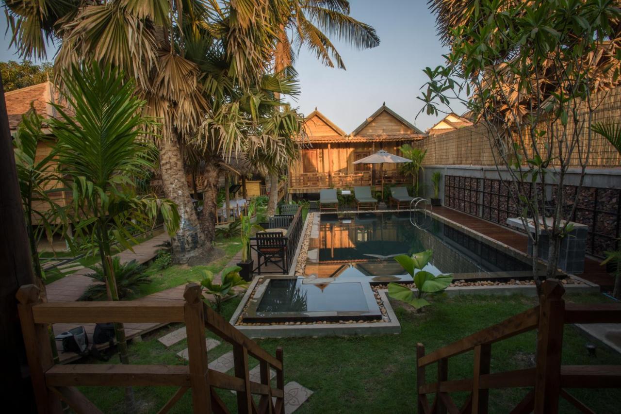The Wood Family Retreat Hotell Phumi Trapeang Rung Exteriör bild