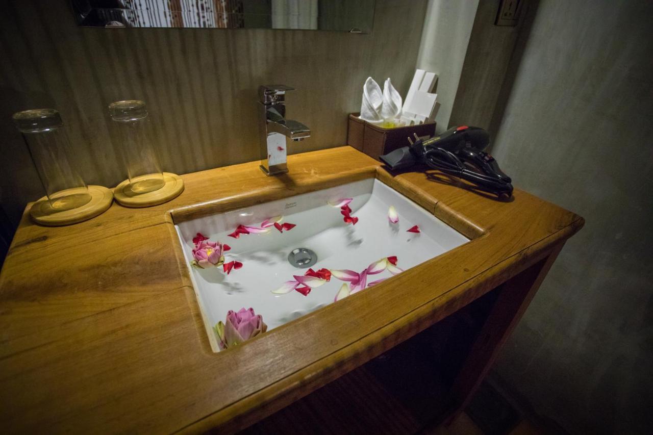 The Wood Family Retreat Hotell Phumi Trapeang Rung Exteriör bild