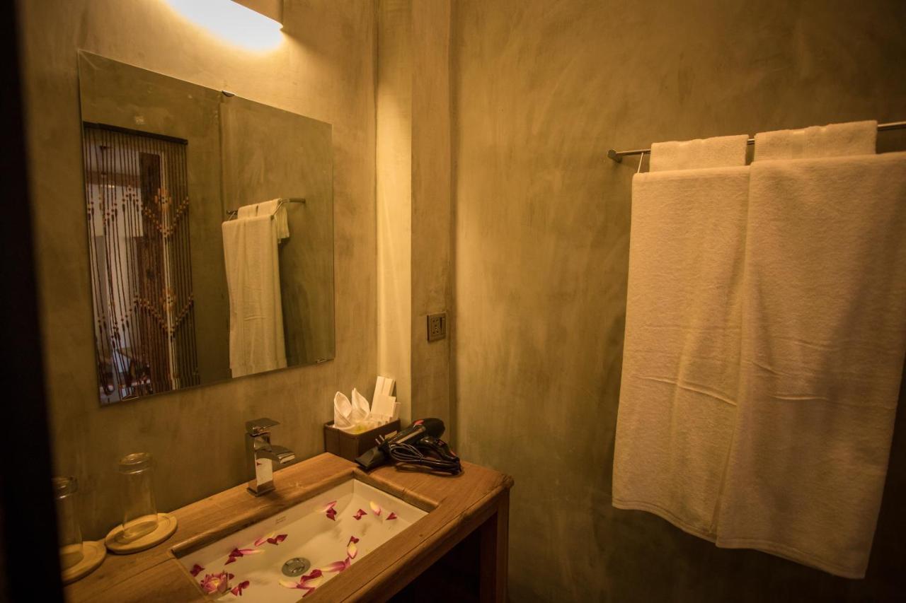 The Wood Family Retreat Hotell Phumi Trapeang Rung Exteriör bild