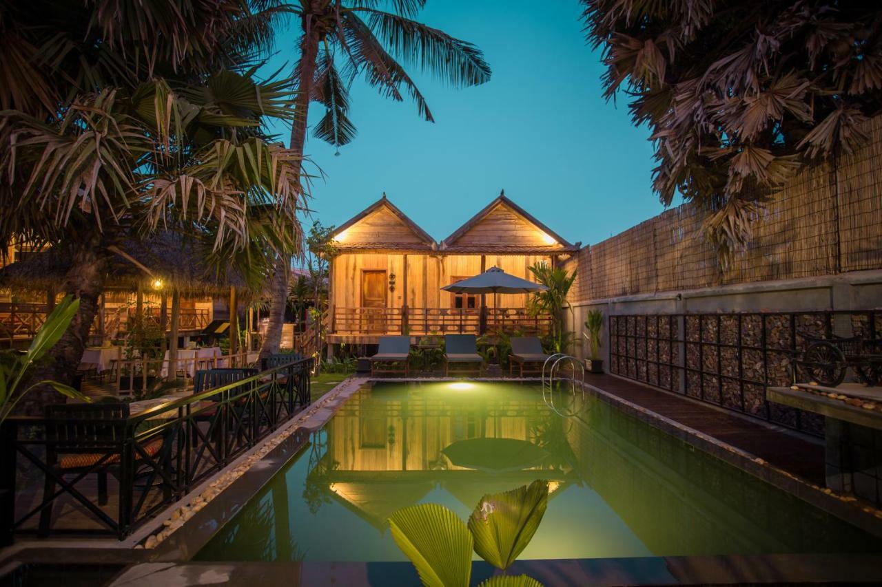 The Wood Family Retreat Hotell Phumi Trapeang Rung Exteriör bild