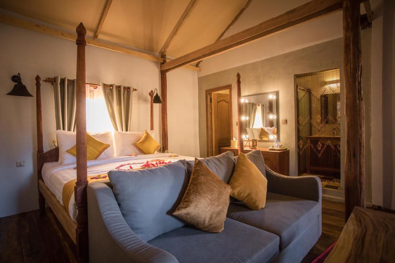 The Wood Family Retreat Hotell Phumi Trapeang Rung Exteriör bild