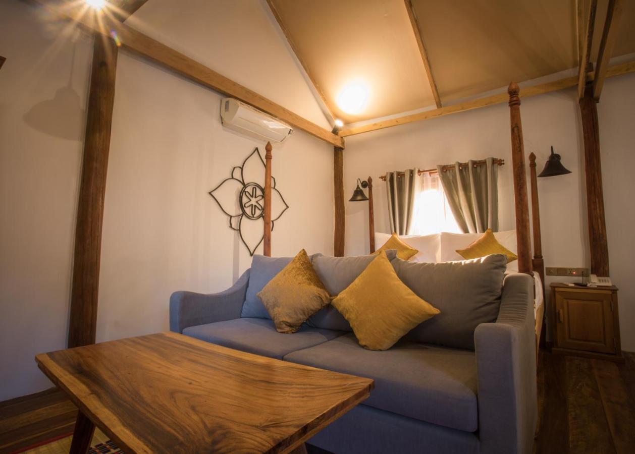 The Wood Family Retreat Hotell Phumi Trapeang Rung Exteriör bild