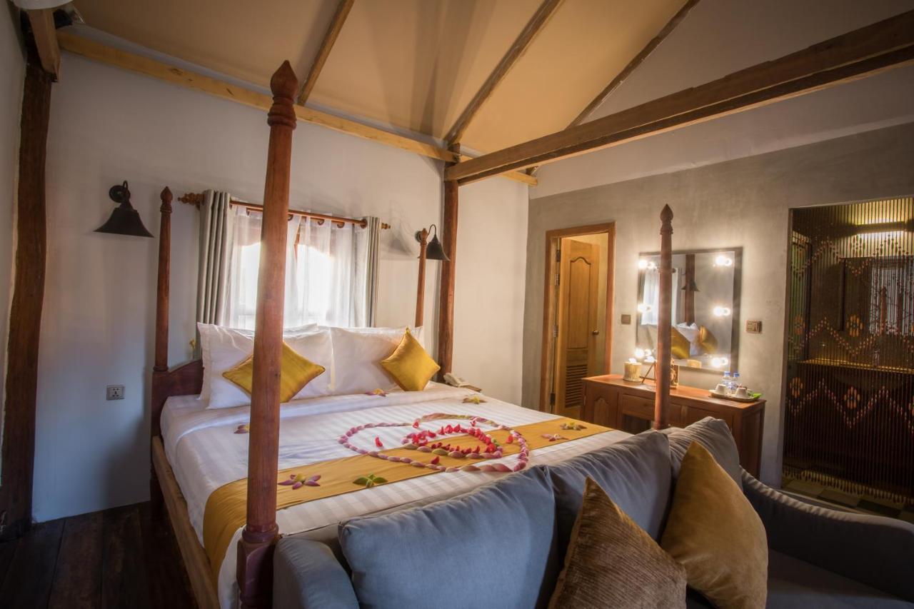 The Wood Family Retreat Hotell Phumi Trapeang Rung Exteriör bild